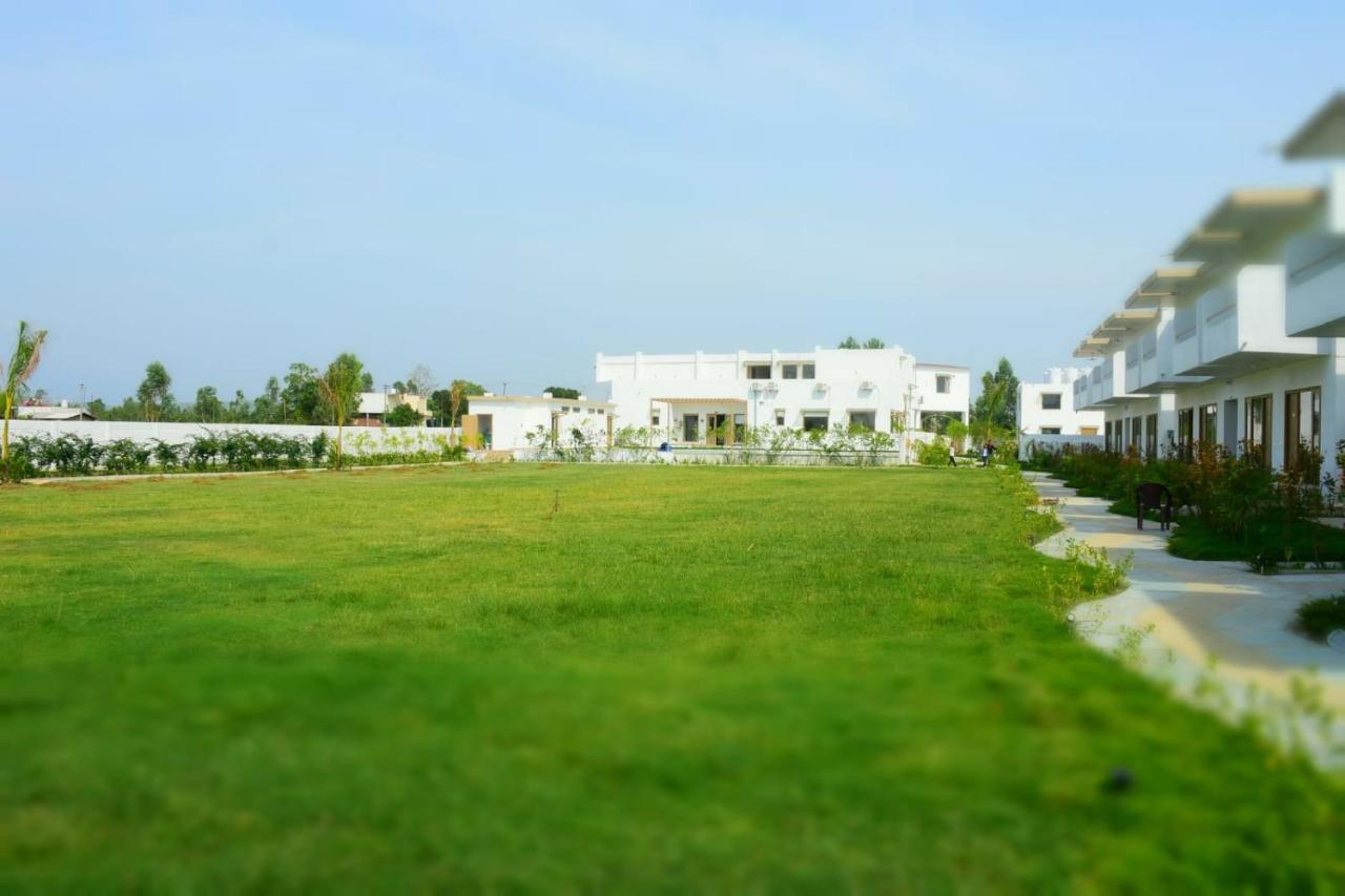 Vedikant Resorts The Mallard, Corbett Nainital Eksteriør billede